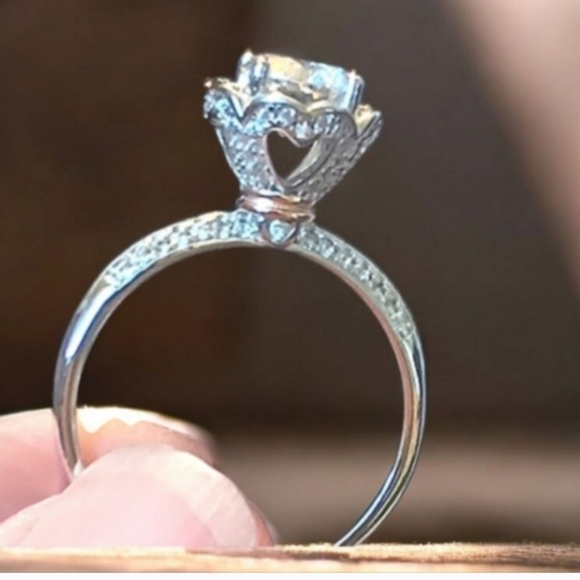 💕925 Sterling Silver and 1ct. Moissanite Diamond Ring - Picture 11 of 15